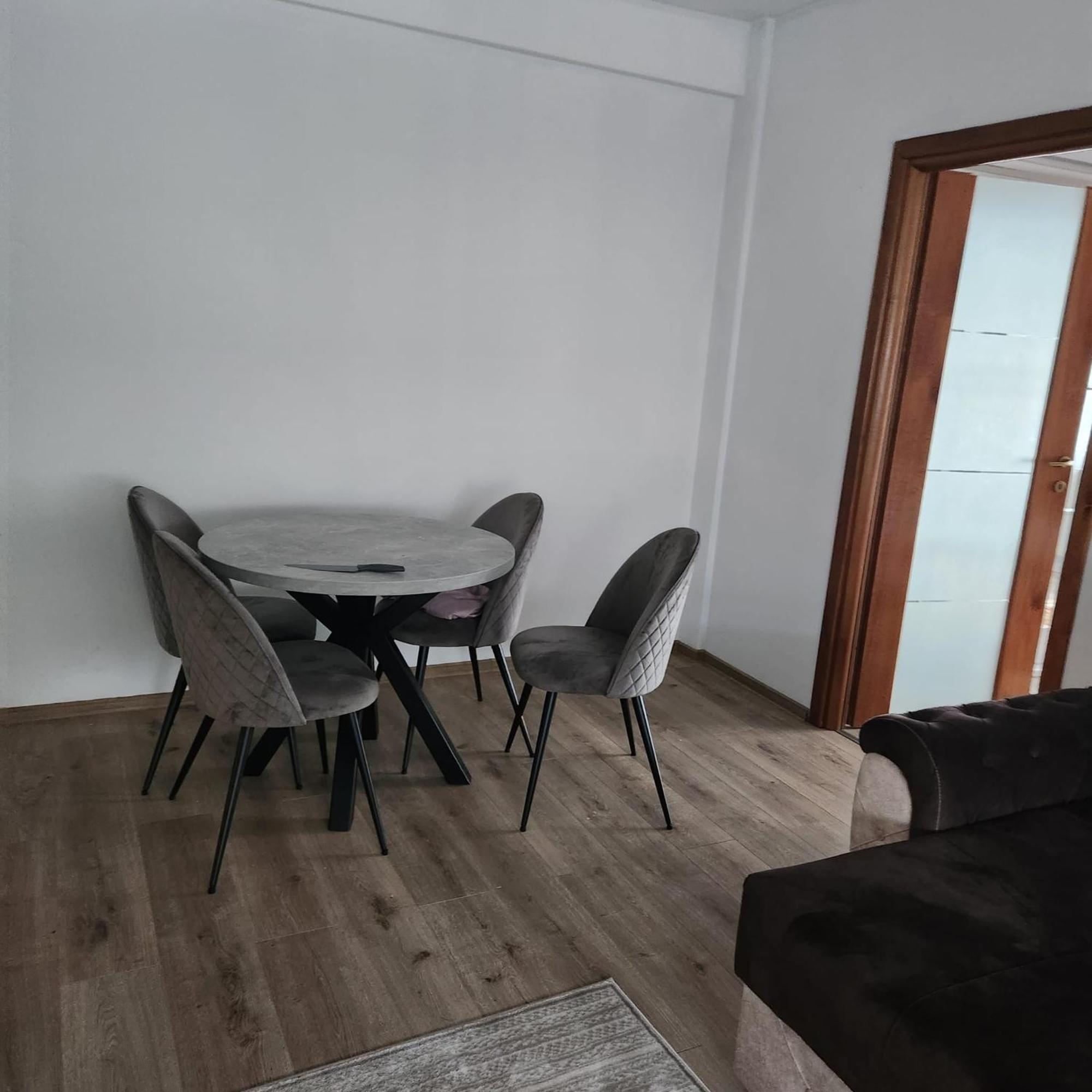 באקאו Central Trei Camere מראה חיצוני תמונה